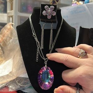 Paparazzi #954 oil spill necklace with earrings and flower ring